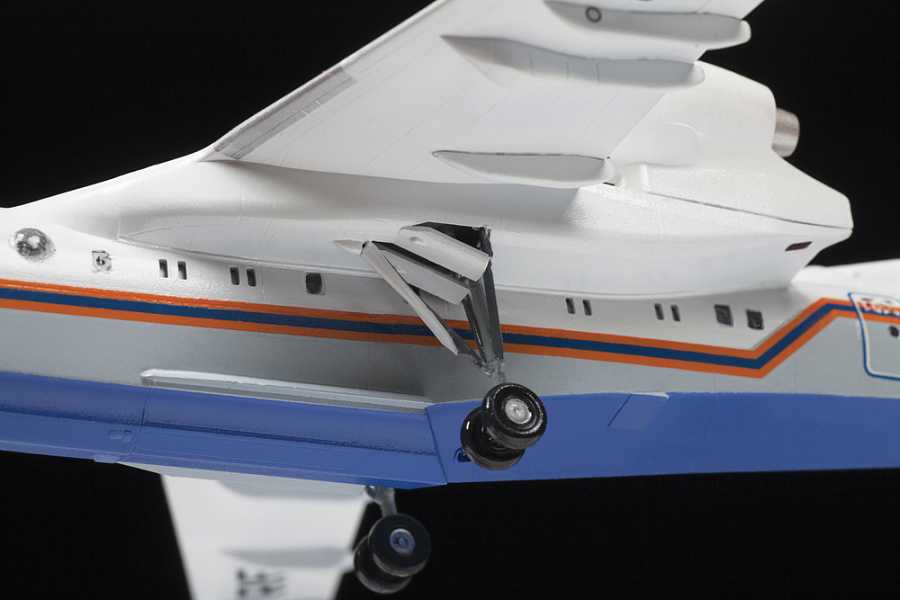 Model Kit letadlo 7034 - Beriev Be-200 Amphibious Aircraft (1:144)