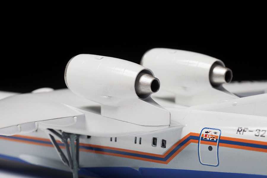 Model Kit letadlo 7034 - Beriev Be-200 Amphibious Aircraft (1:144)