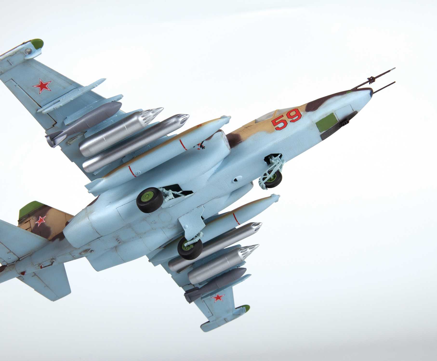 Model Kit letadlo 7312 - Soviet Attack Aircraft Su-25 "Frogfoot" (1:72)