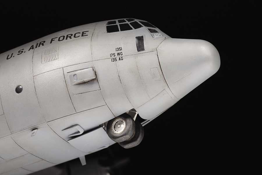 Model Kit letadlo 7325 - Hercules C-130J (1:72)