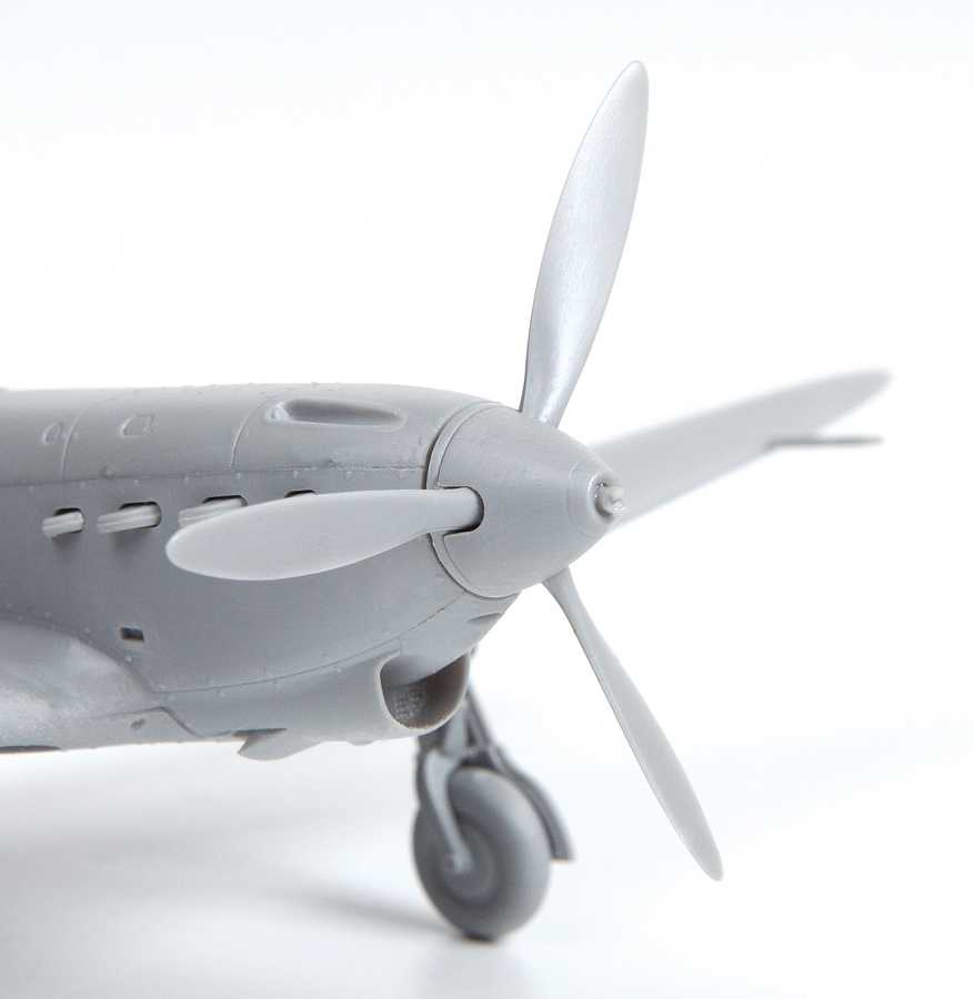 Model Kit letadlo 7327 - YAK-1 (1:72)