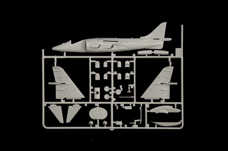 Model Kit letadlo 90193 - AV-8B Harrier II (1:72)