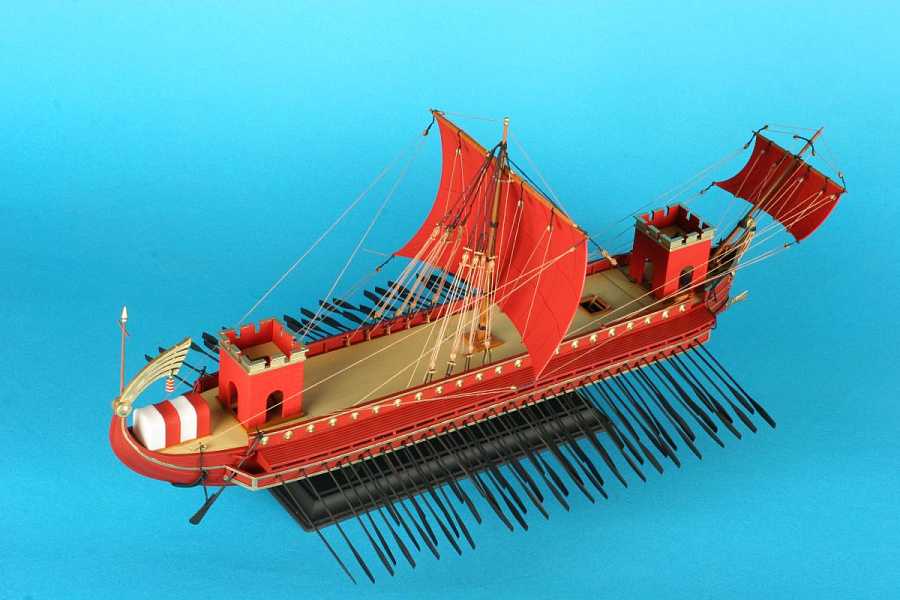 Model Kit loď 9019 – Trireme of the Roman Emperor (1:72)
