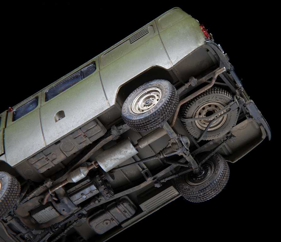 Model Kit military 3644 - UAZ 3909 Russian Military Van (1:35)