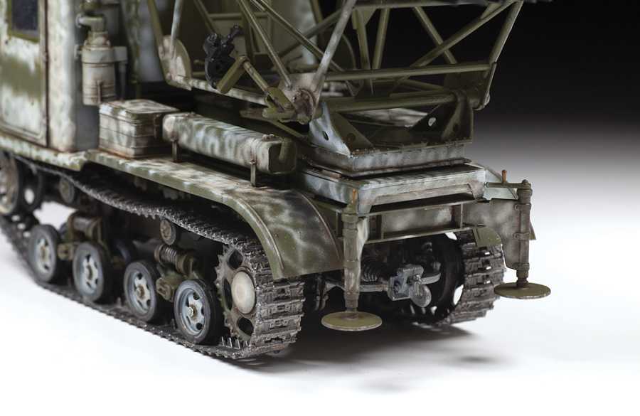 Model Kit military 3700 - STZ-5 with BM-13 "KATYUSHA" (1:35)