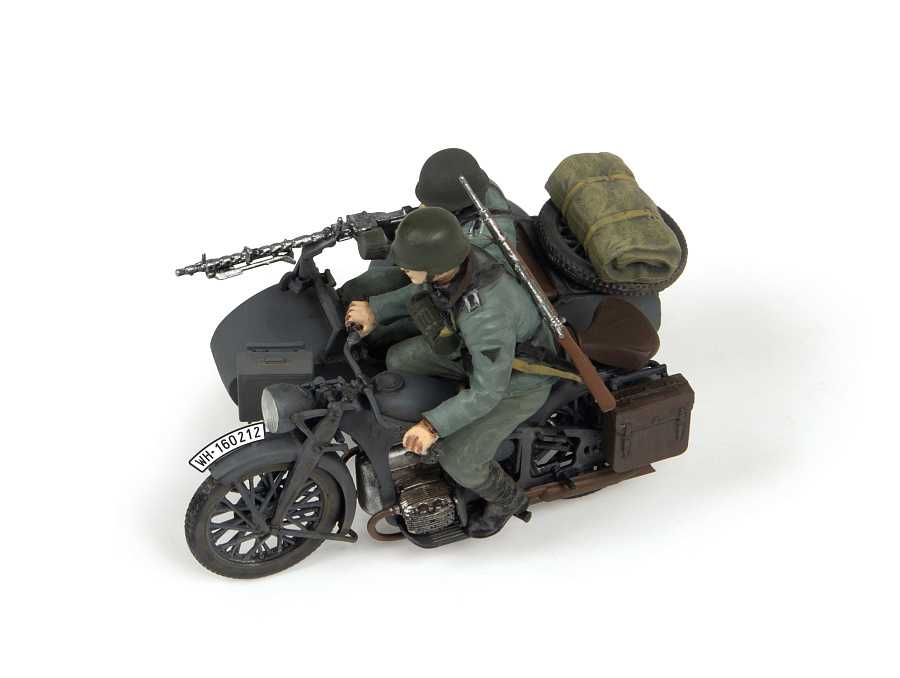 Model Kit military 3717 - Zuendapp K800 Motorcycle w/sidecar (1:35)