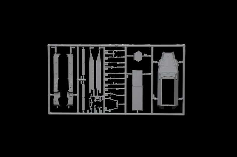 Model Kit military 7077 - Sd.Kfz. 251/8 Ambulance (1:72)