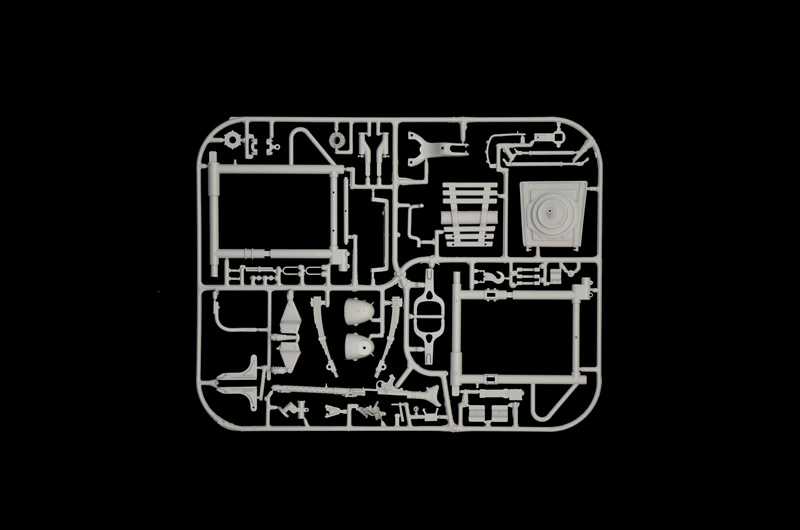 Model Kit military 7403 - German Military Motorcycle with Sidecar (1:9)