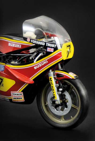 Model Kit motorka 4644 - Suzuki RG 500 XR27 (Team Heron - Barry Sheene) 1978 (1:9)