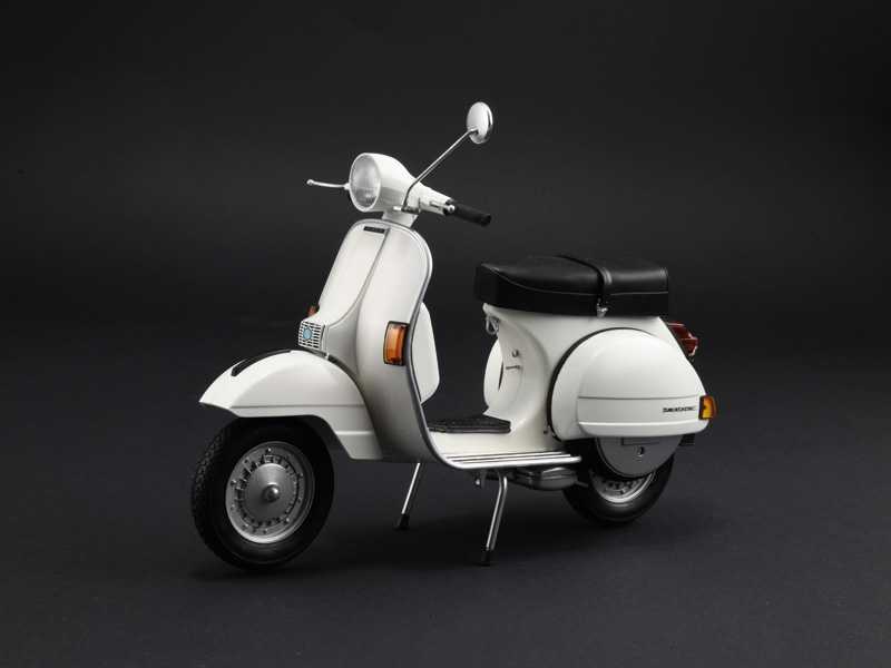 Model Kit motorka 4645 - Vespa PX 125/150 1978 (1:9)