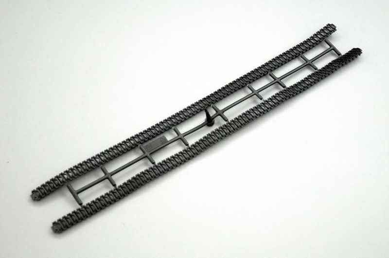 Model Kit tank 6568 - M4A1 Sherman with U.S. Infantry (1:35)