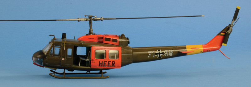 Model Kit vrtulník 0849 - UH-1D "SLICK" (1:48)