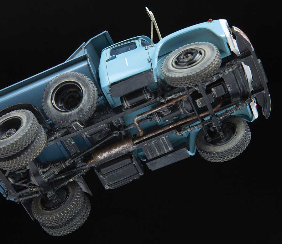 Model kit auto 43004 - ZIL 130 (1:43)