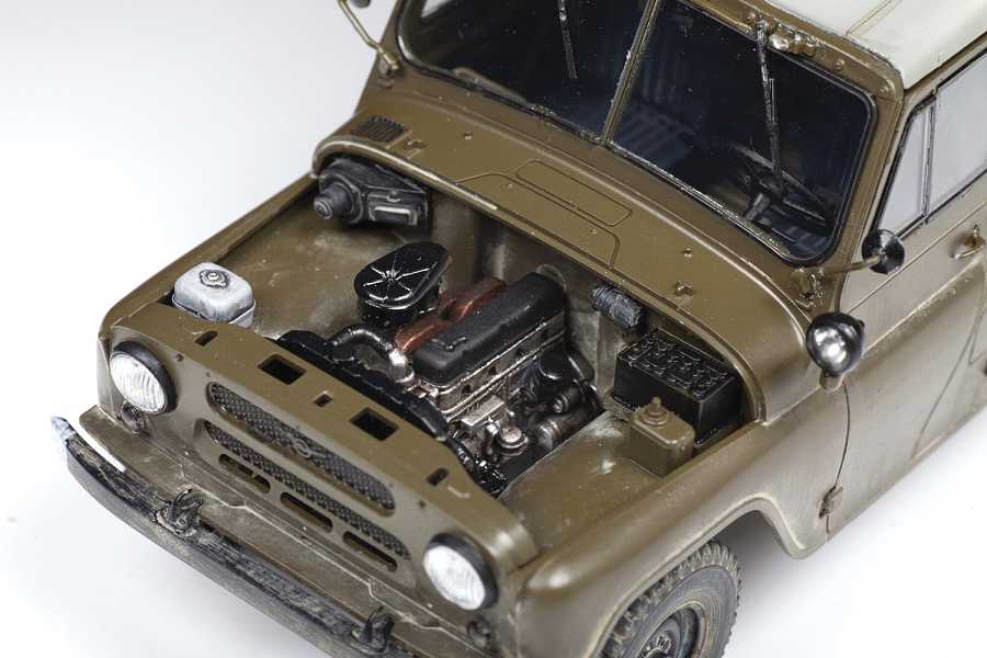 Model kit military 3629 - UAZ-469 Soviet 4WD off-road vehicle (1:35)