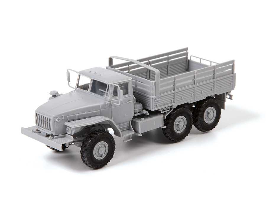 Model kit military 5050 - URAL-4320 Truck (1:72)