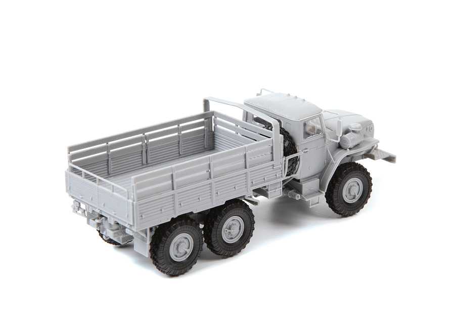Model kit military 5050 - URAL-4320 Truck (1:72)