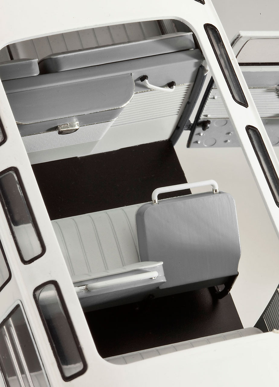 ModelSet auto 67399 - VW T1 Samba Bus (1:24)