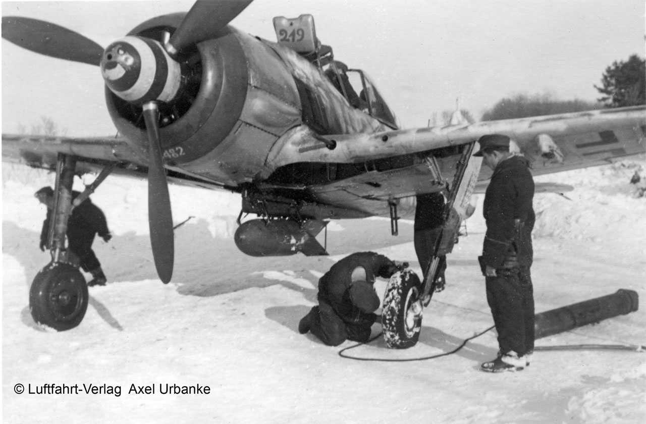 ModelSet letadlo 63898 - Focke Wulf Fw190 F-8 (1:72)