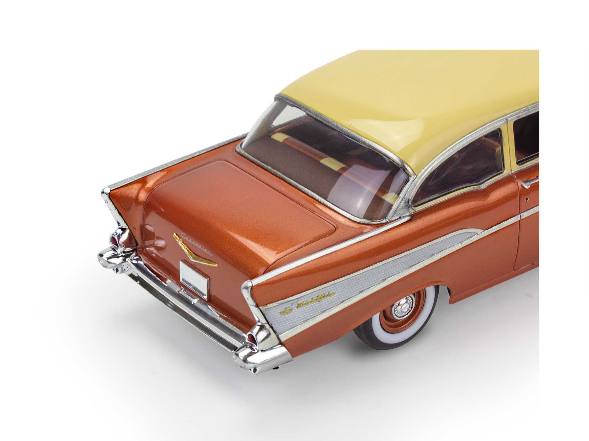 Plastic ModelKit MONOGRAM auto 4551 - 57 Chevy Bel Air (1:25)