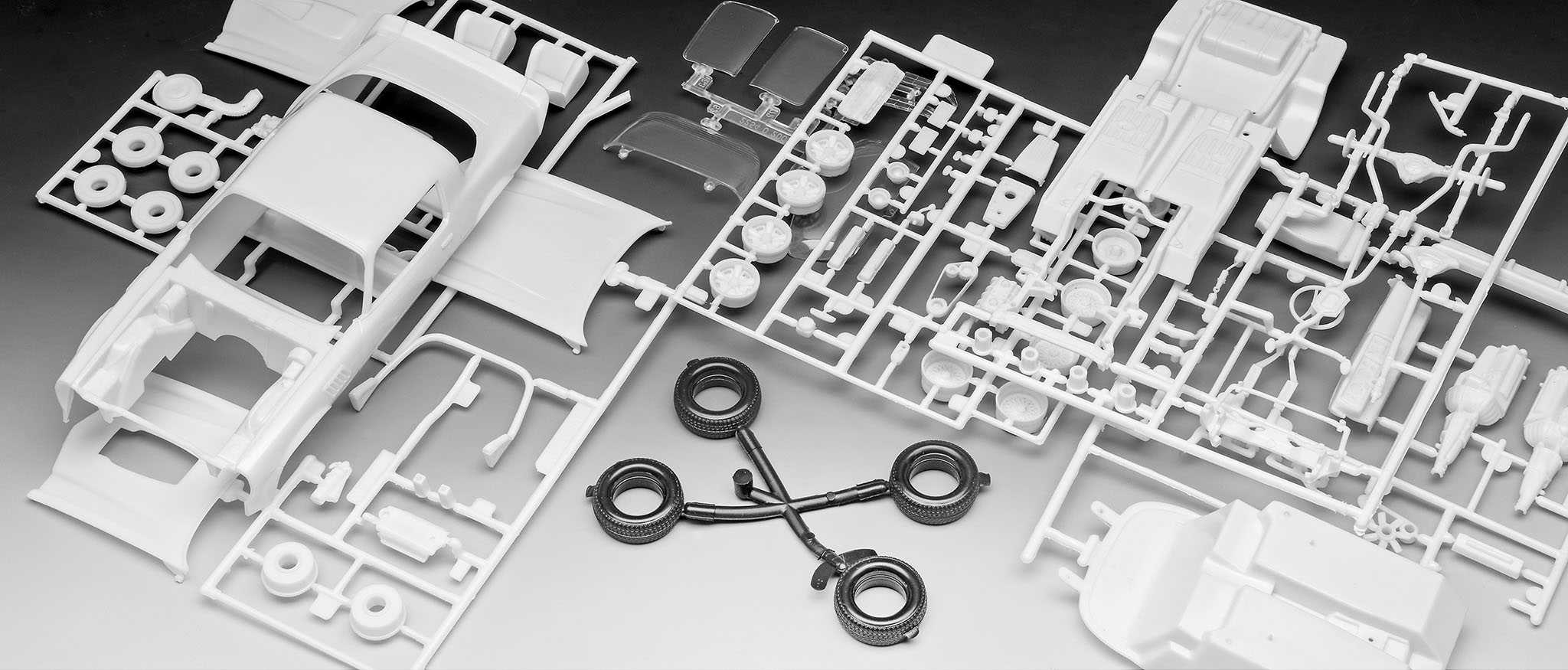 Plastic ModelKit STRANGER THINGS auto 07728 - Chevy Camaro Z/28 (1:24)