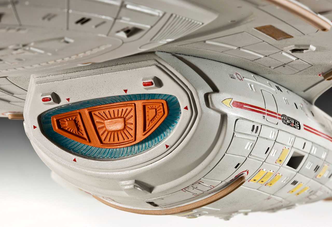 Plastic ModelKit Star Trek 04992 - U.S.S. Voyager (1:670)