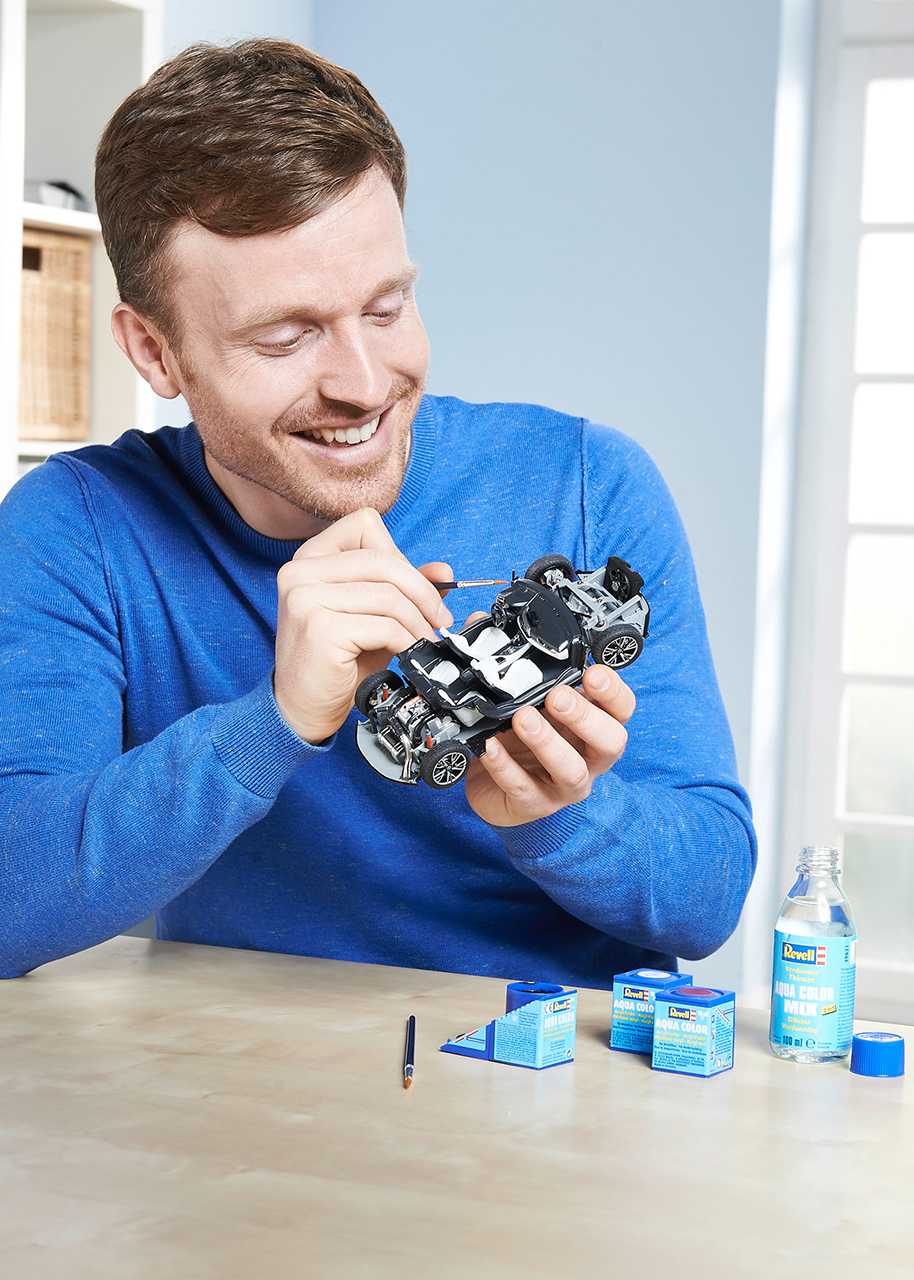 Plastic ModelKit auto 07008 - BMW i8 (1:24)