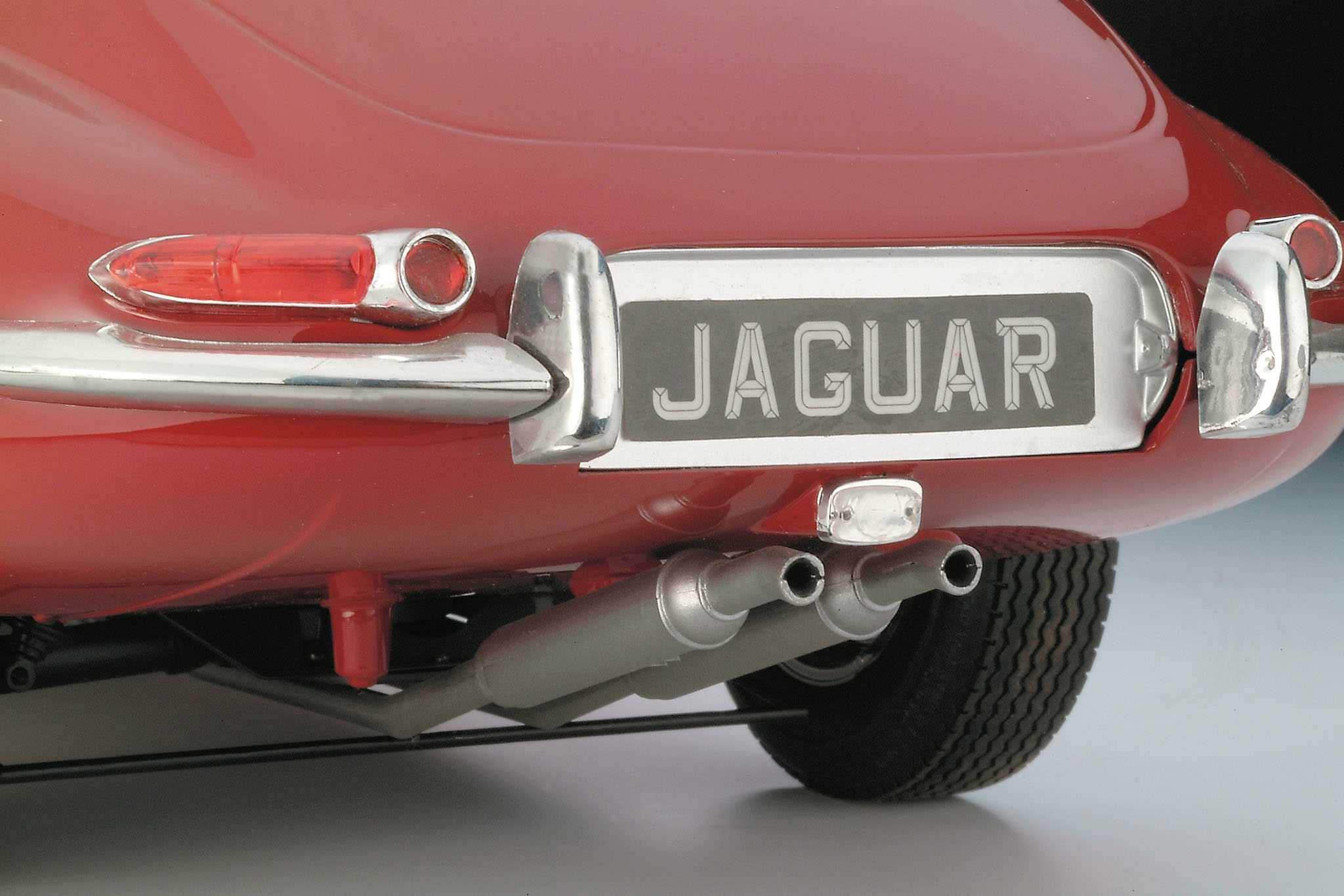 Plastic ModelKit auto 07717 - Jaguar E-Type (1:8)