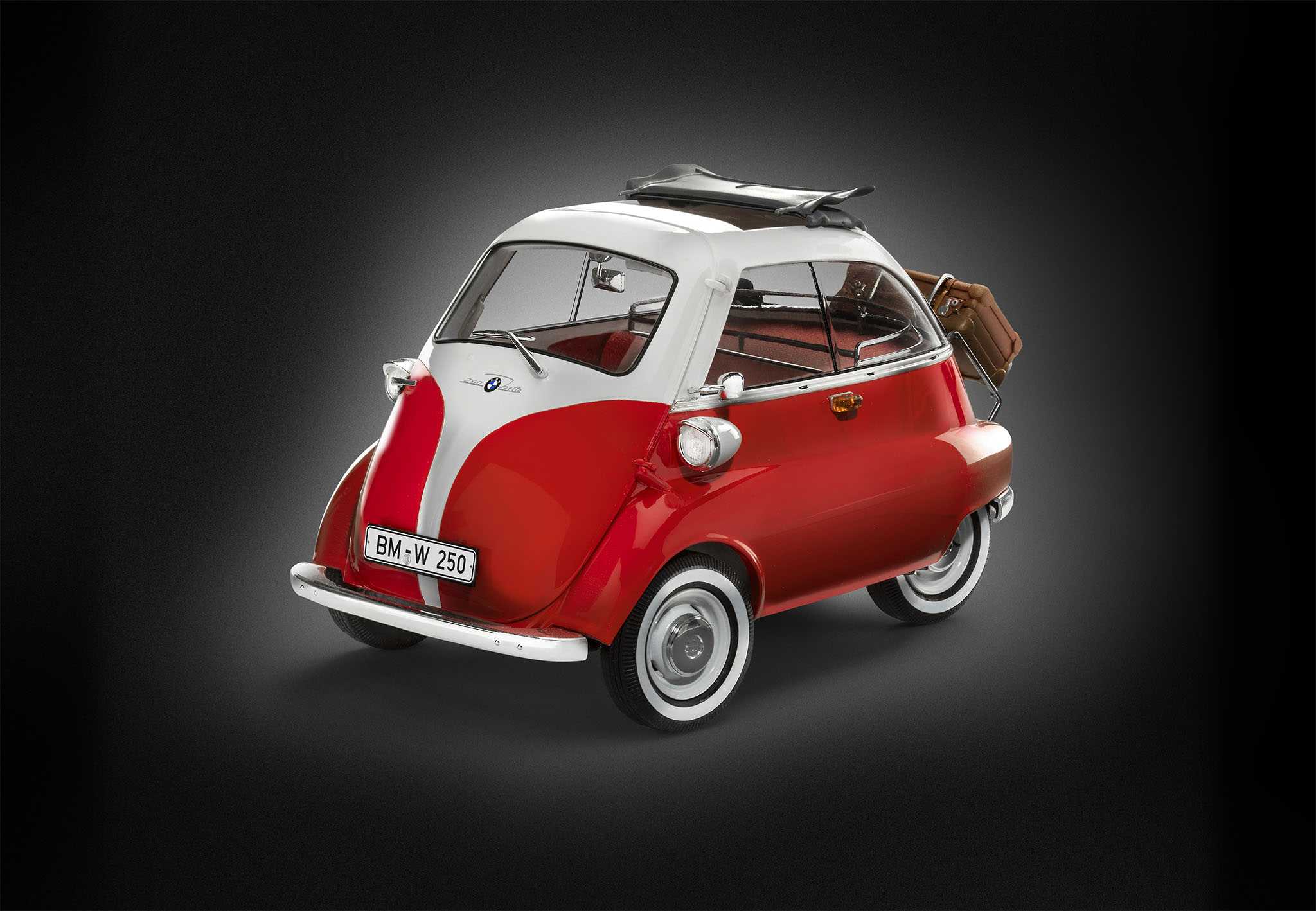 Plastic ModelKit auto 07735 - BMW Isetta 250 (70th Anniversary) (Exclusive Edition) (1:16)
