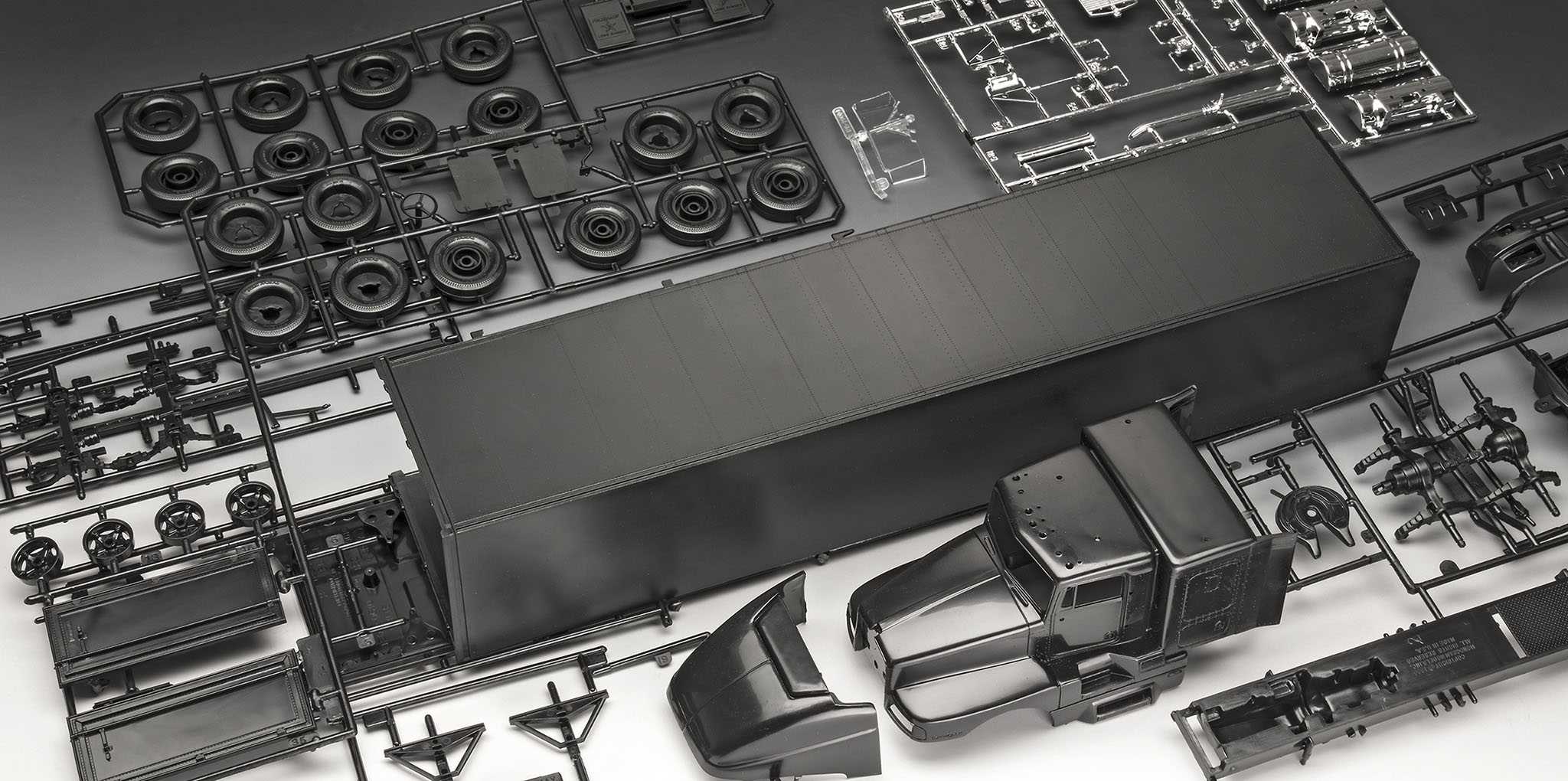 Plastic ModelKit auto 07740 - Tour Truck "Iron Maiden" (1:32)