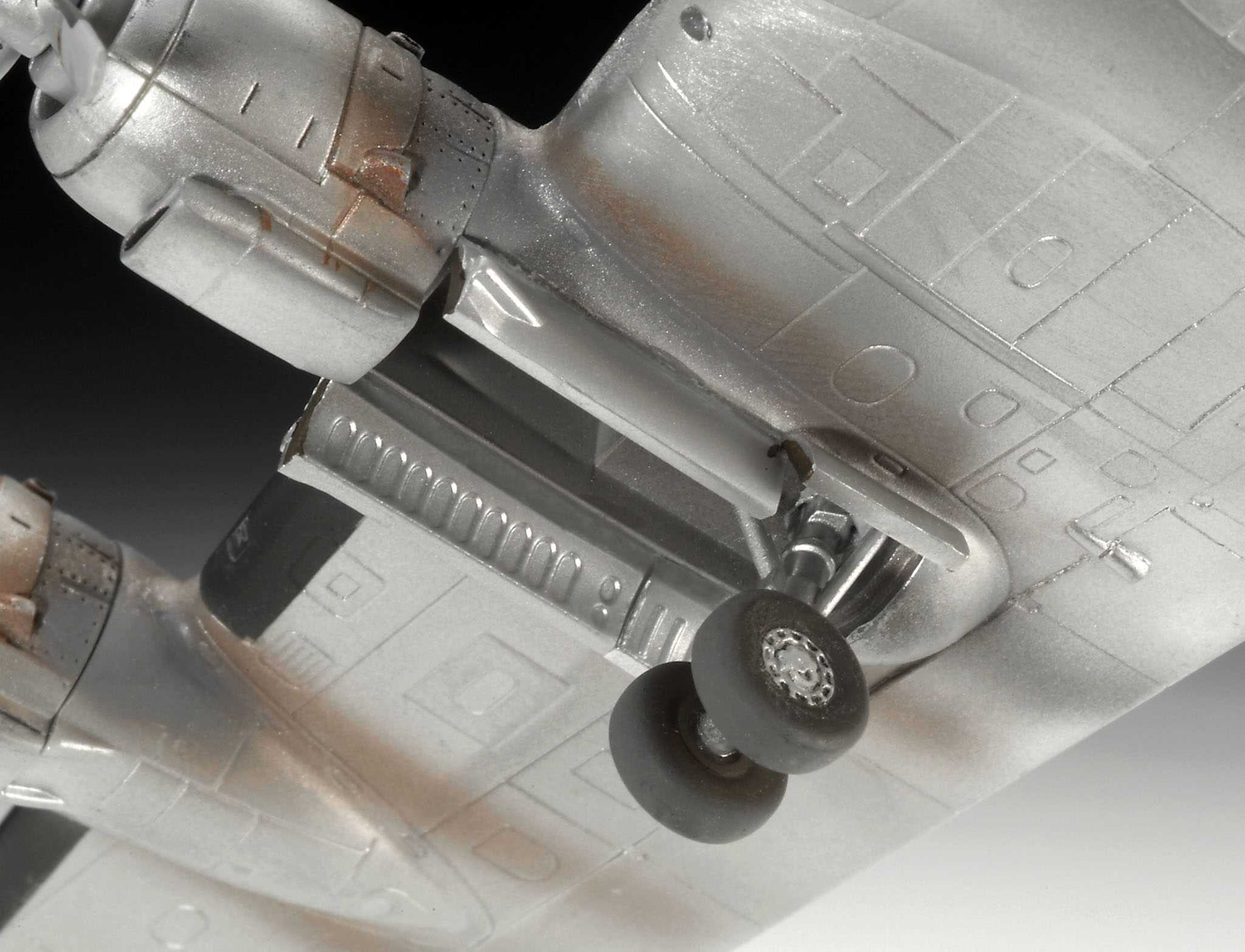 Plastic ModelKit letadlo 03745 - Lockheed L.1049G Super Constellation Lufthansa (1:144)