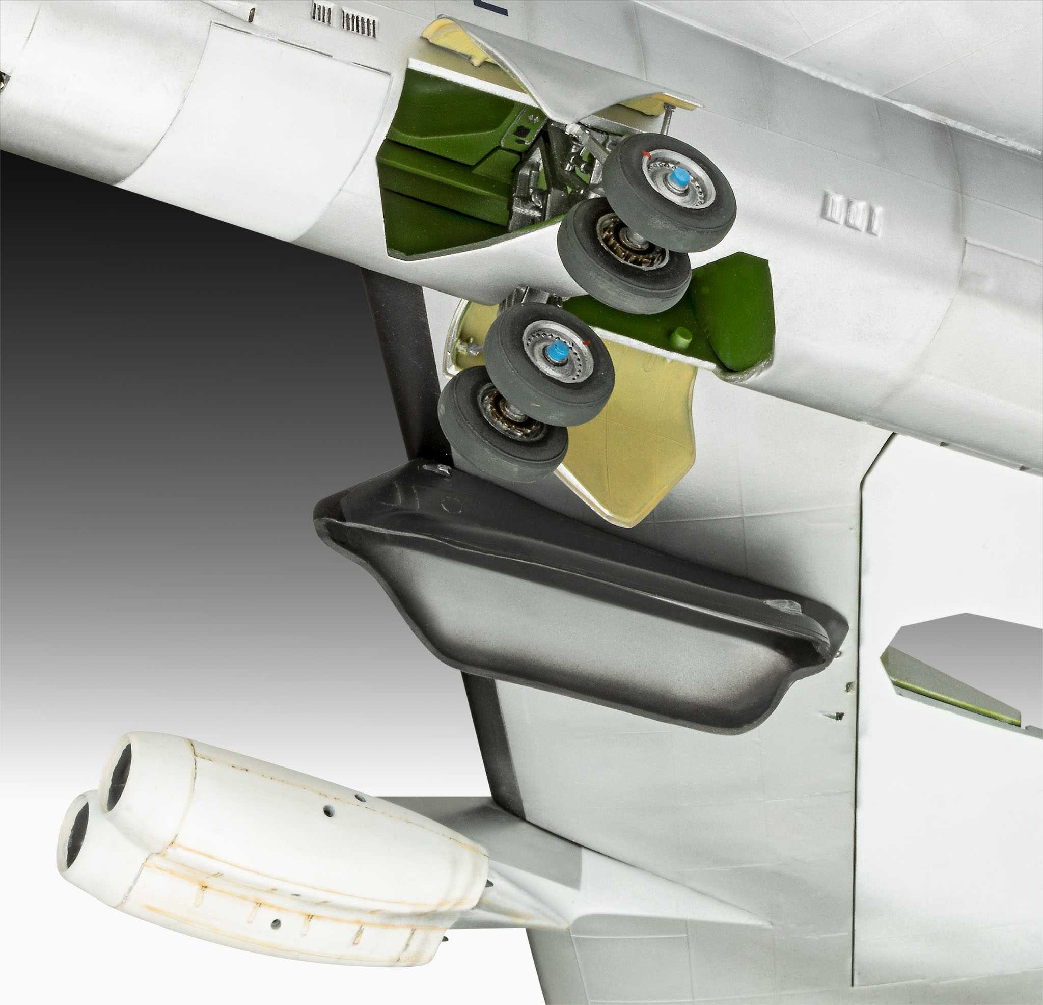 Plastic ModelKit letadlo 03793 - B-52D Stratofortress "Platinum Edition" (1:72)