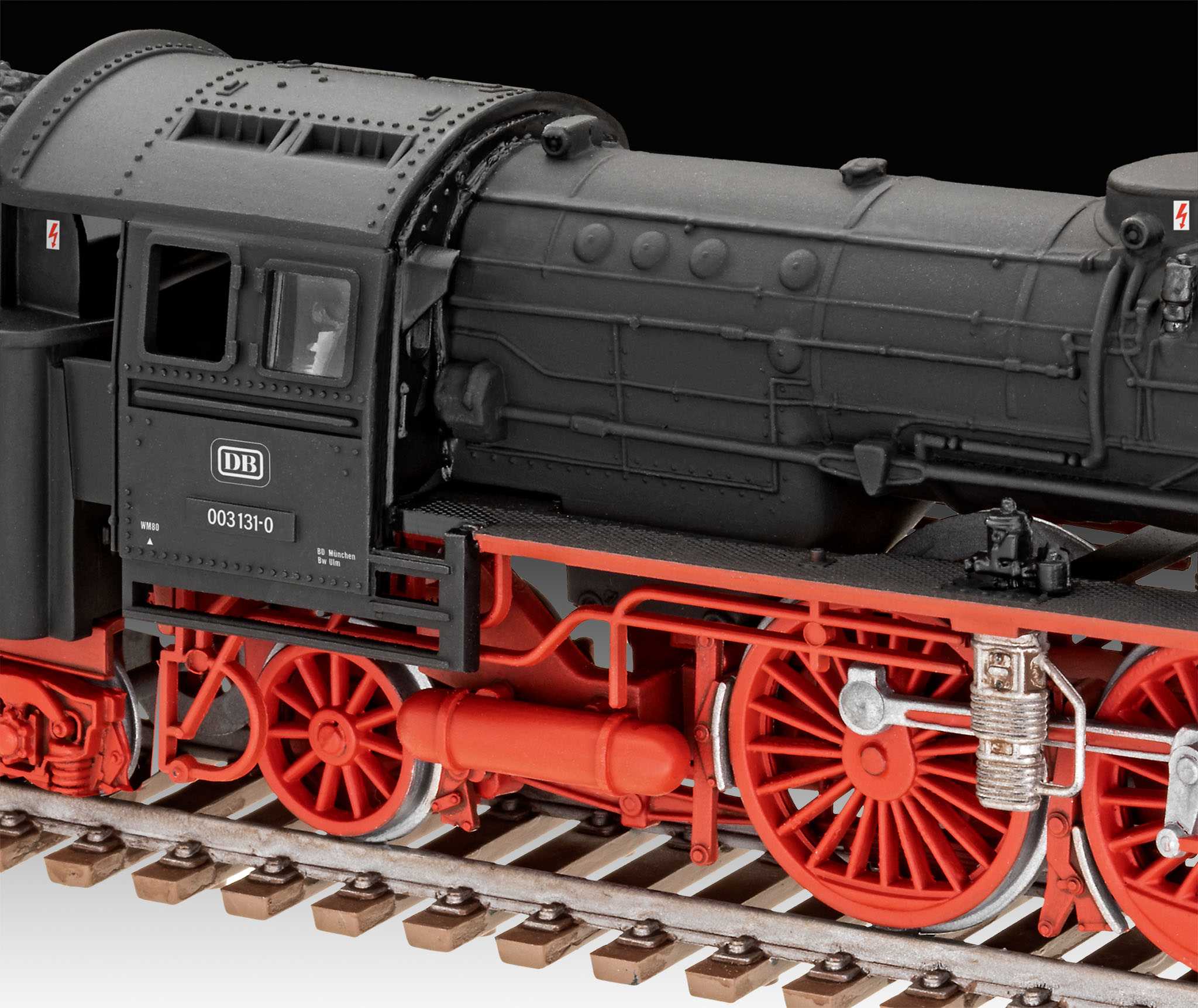 Plastic ModelKit lokomotiva 02166 - Standard express locomotive 03 class with tender (1:87)
