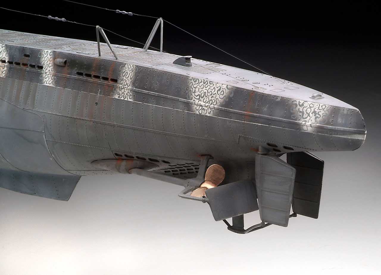 Plastic ModelKit ponorka Limited Edition 05163 - German Submarine Type VII C/41 (Platinum Edition) (1:72)