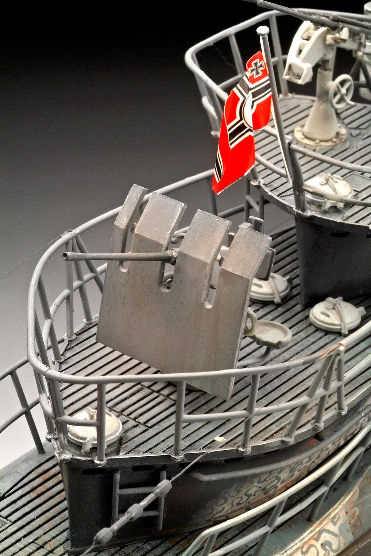 Plastic ModelKit ponorka Limited Edition 05163 - German Submarine Type VII C/41 (Platinum Edition) (1:72)