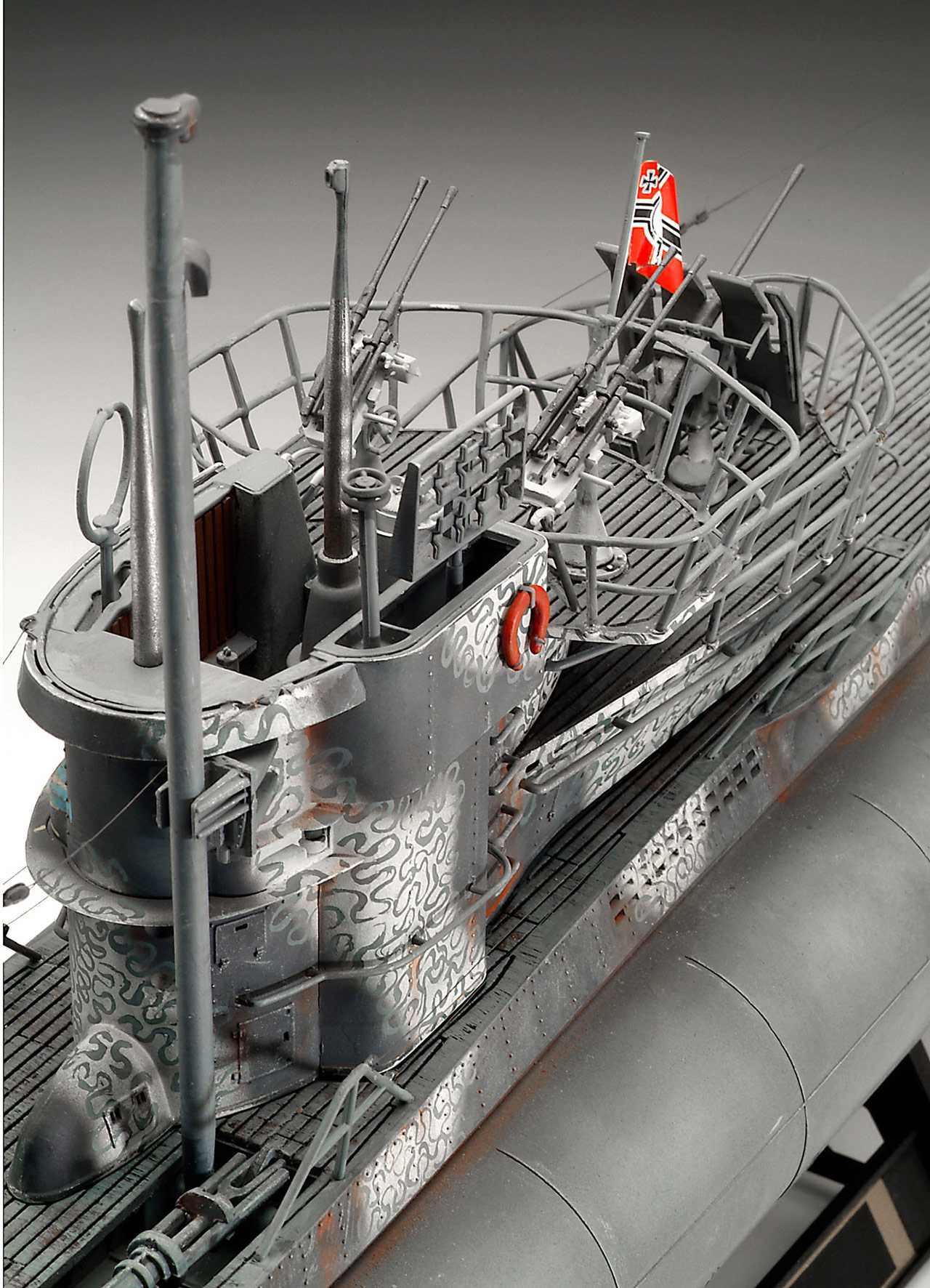 Plastic ModelKit ponorka Limited Edition 05163 - German Submarine Type VII C/41 (Platinum Edition) (1:72)