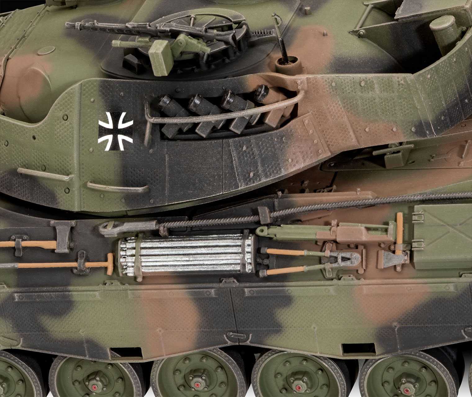 Plastic ModelKit tank 03320 - Leopard 1A5 (1:35)