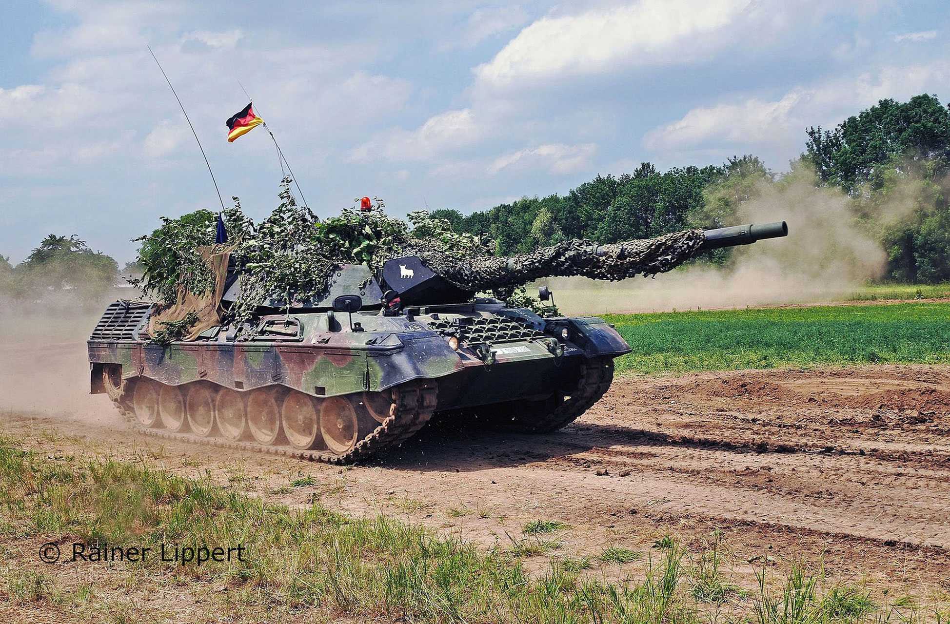 Plastic ModelKit tank 03320 - Leopard 1A5 (1:35)
