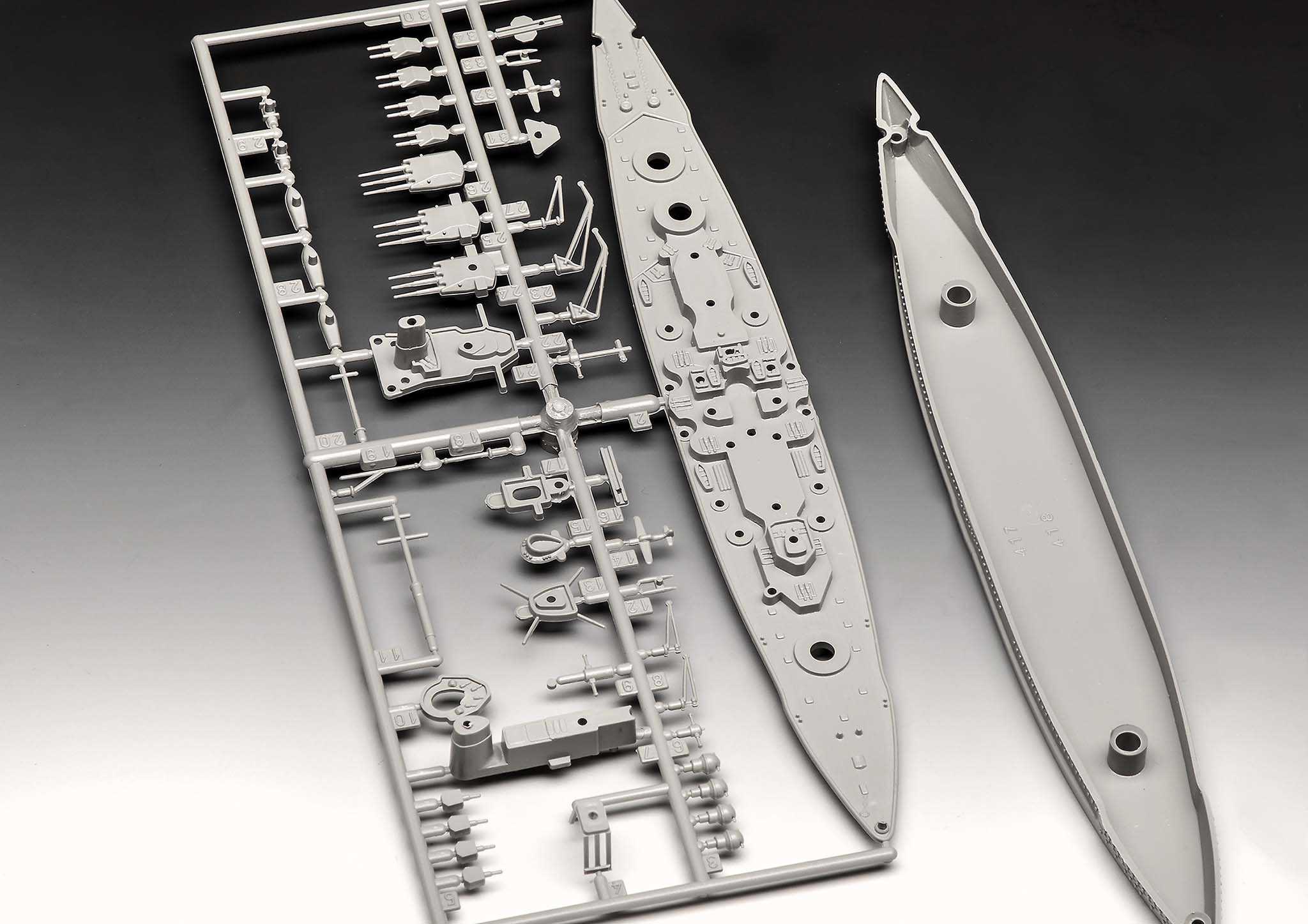 Starter Kit loď 75181 - Battleship Gneisenau (1:1200)