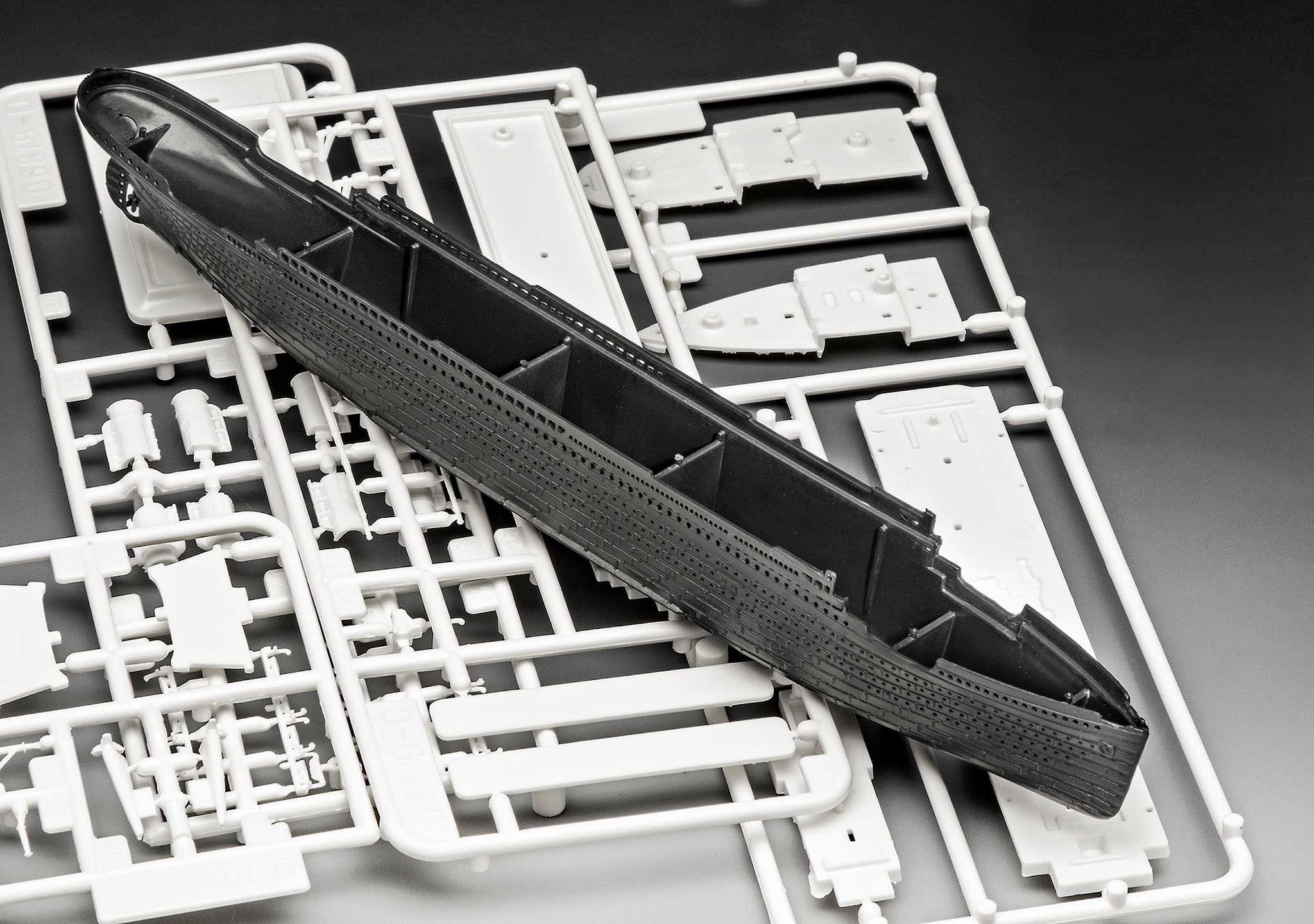 Starter Kit loď 75804 - R.M.S. Titanic (1:1200)